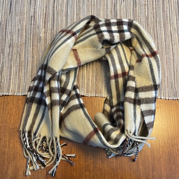 Cashmere Scarf - Picture 2 of 3